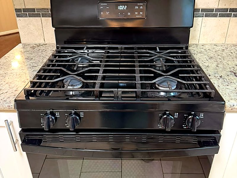 Deep cleaned kitchen stove